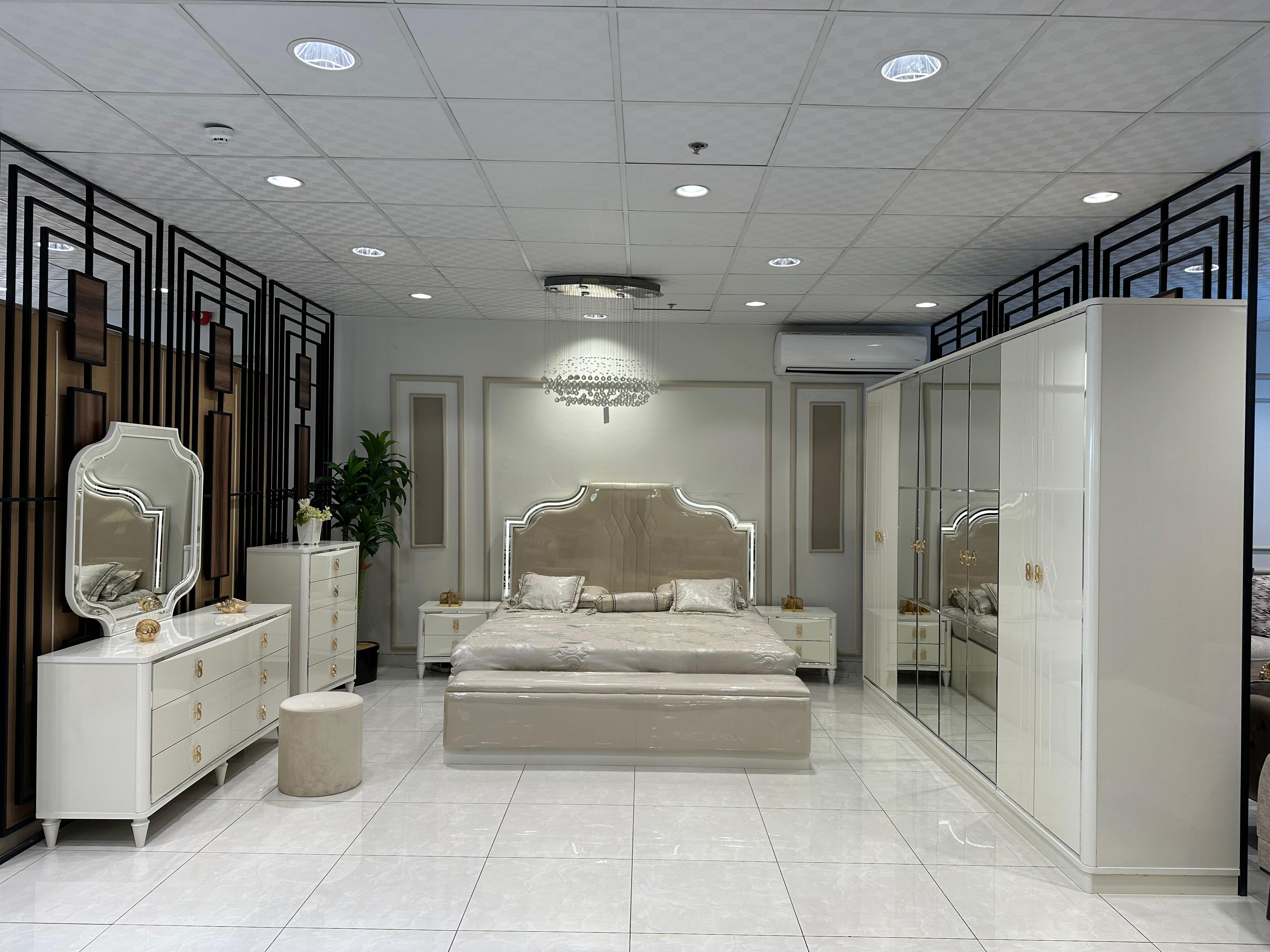 غرفة نوم صيني 200*200 (8قطع) لون بيج