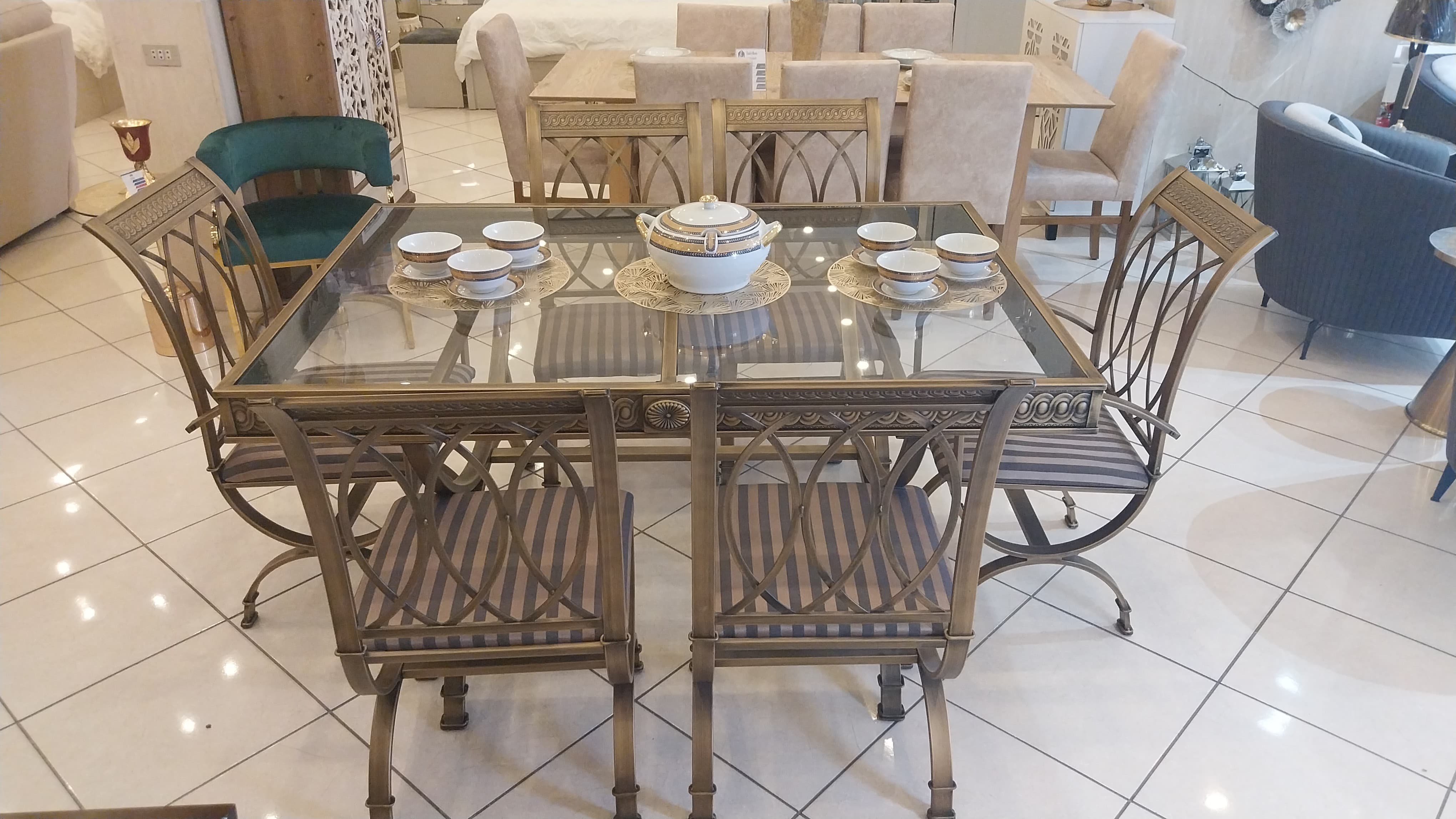 طاولة طعام 6 كراسي حديد برونزي سطح قزاز م/ 490