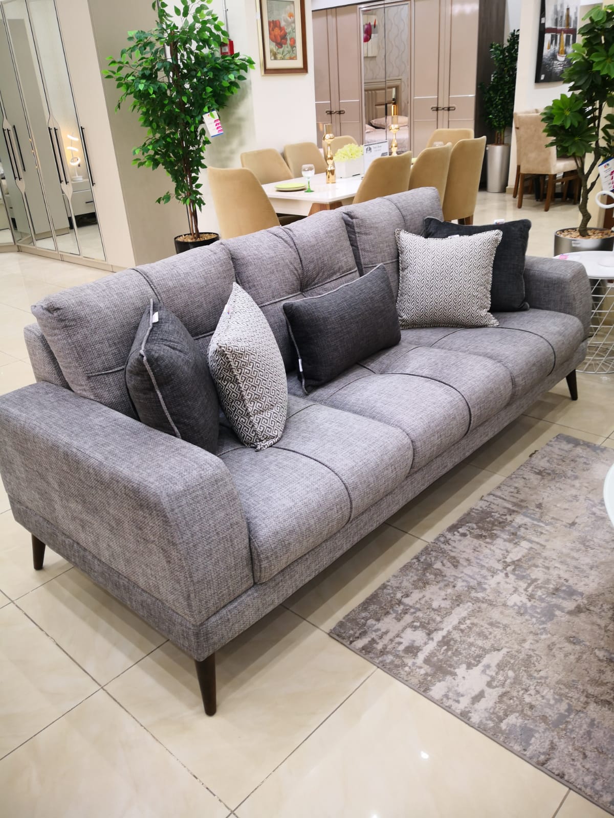 ط.كنب أردني 3+3+1+1(كنبة رمادي غامق+كنبة+2كرسي لون رمادي فاتح)