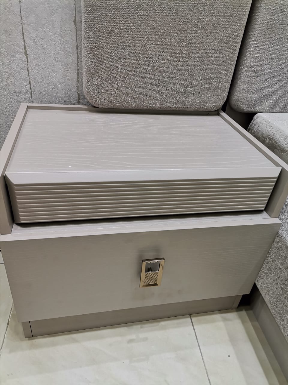 غرفة نوم تركي 200*200 (10قطع) بتخزين لون رصاصي