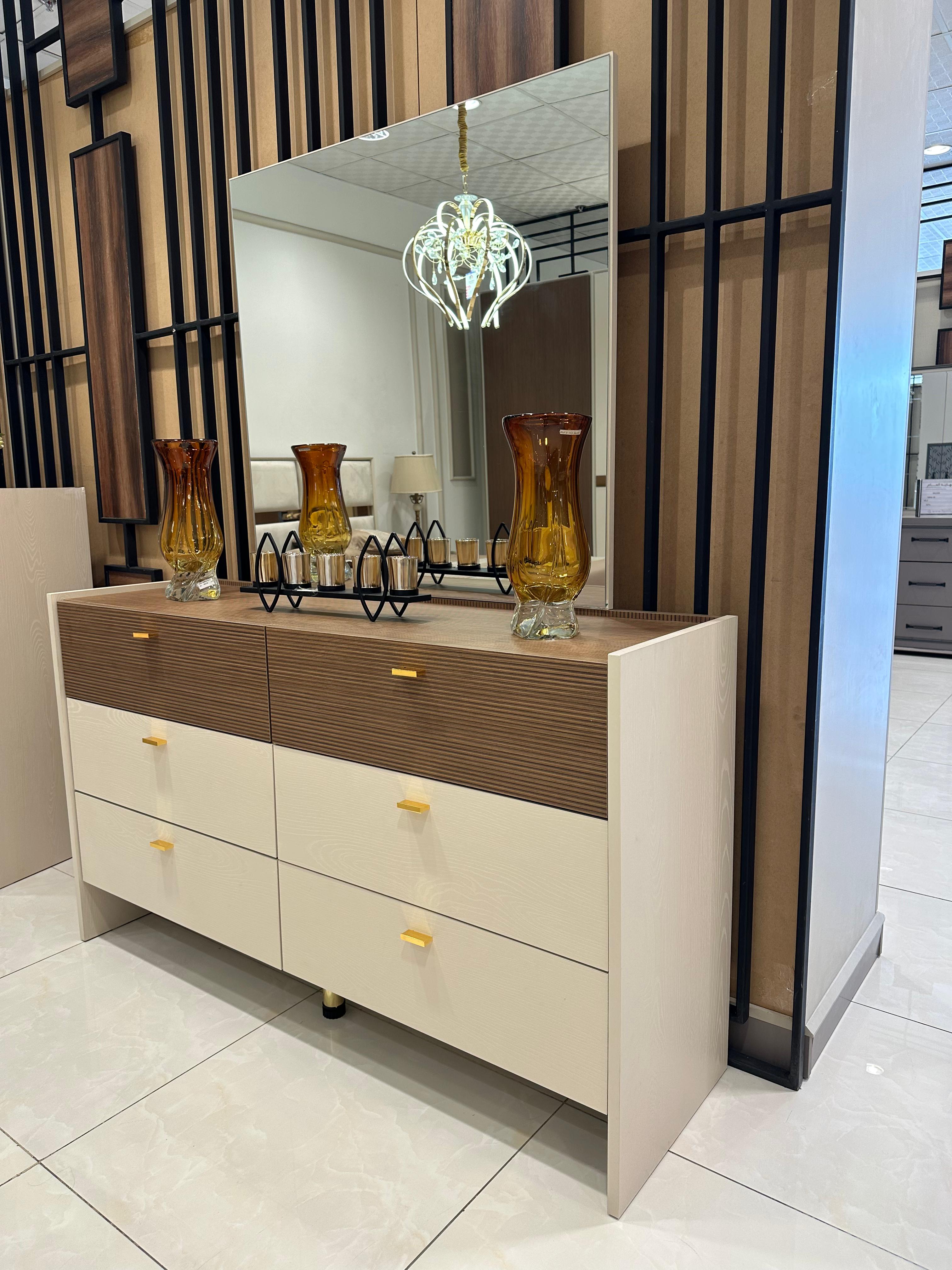 غرفة نوم تركي 200*200(9قطع) لون بيج+بني (اضافي دولاب 2درفة+أريكة)