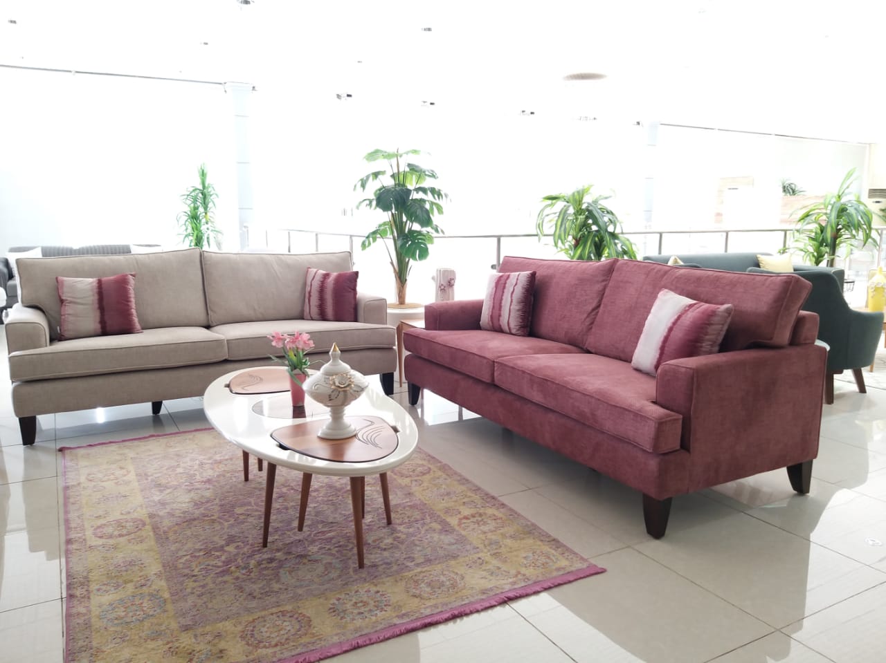 طقم .كنب أردني 3+3+1+1 كنبة موف+كنبة+2كرسي بيج فاتح