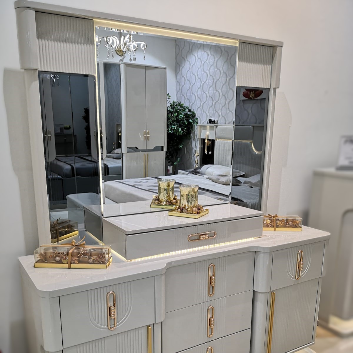 غرفة نوم صيني 200*200 (8قطع) بتخزين لون بيج+رمادي