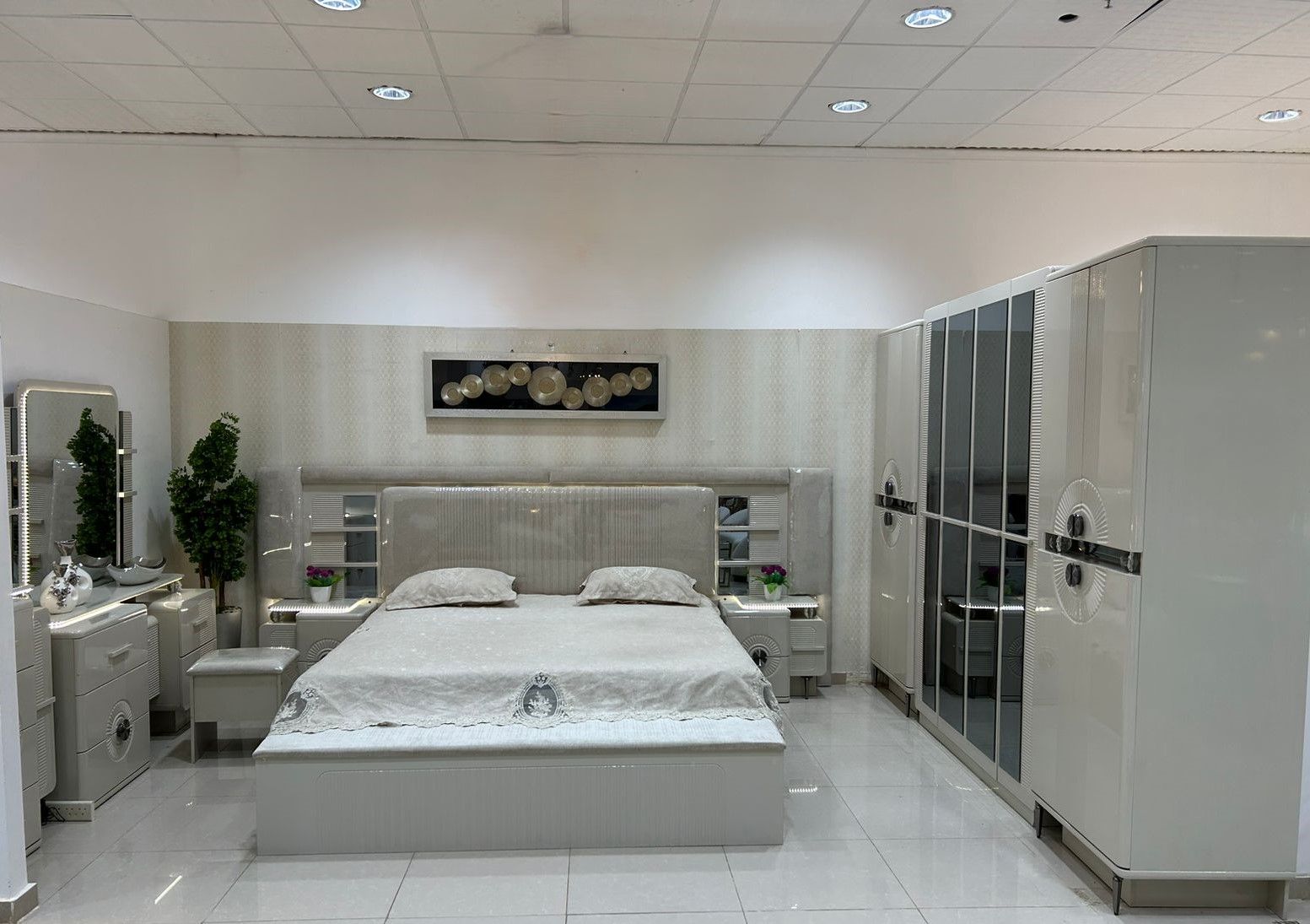 غرفة نوم صيني 200*200 (8قطع) بتخزين لون رمادي فاتح