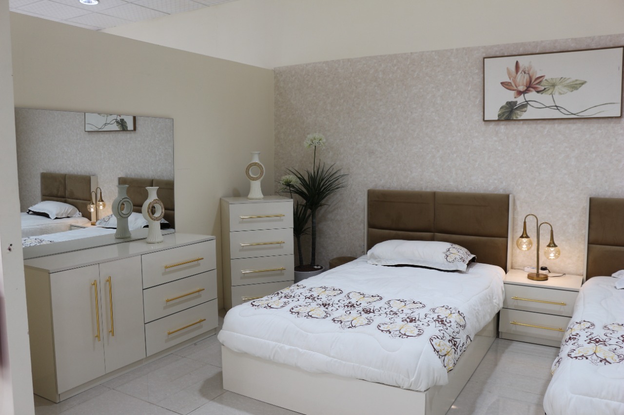 غرفة نوم تركي شبابي 120*200 دولاب 6 باب لون كريمي