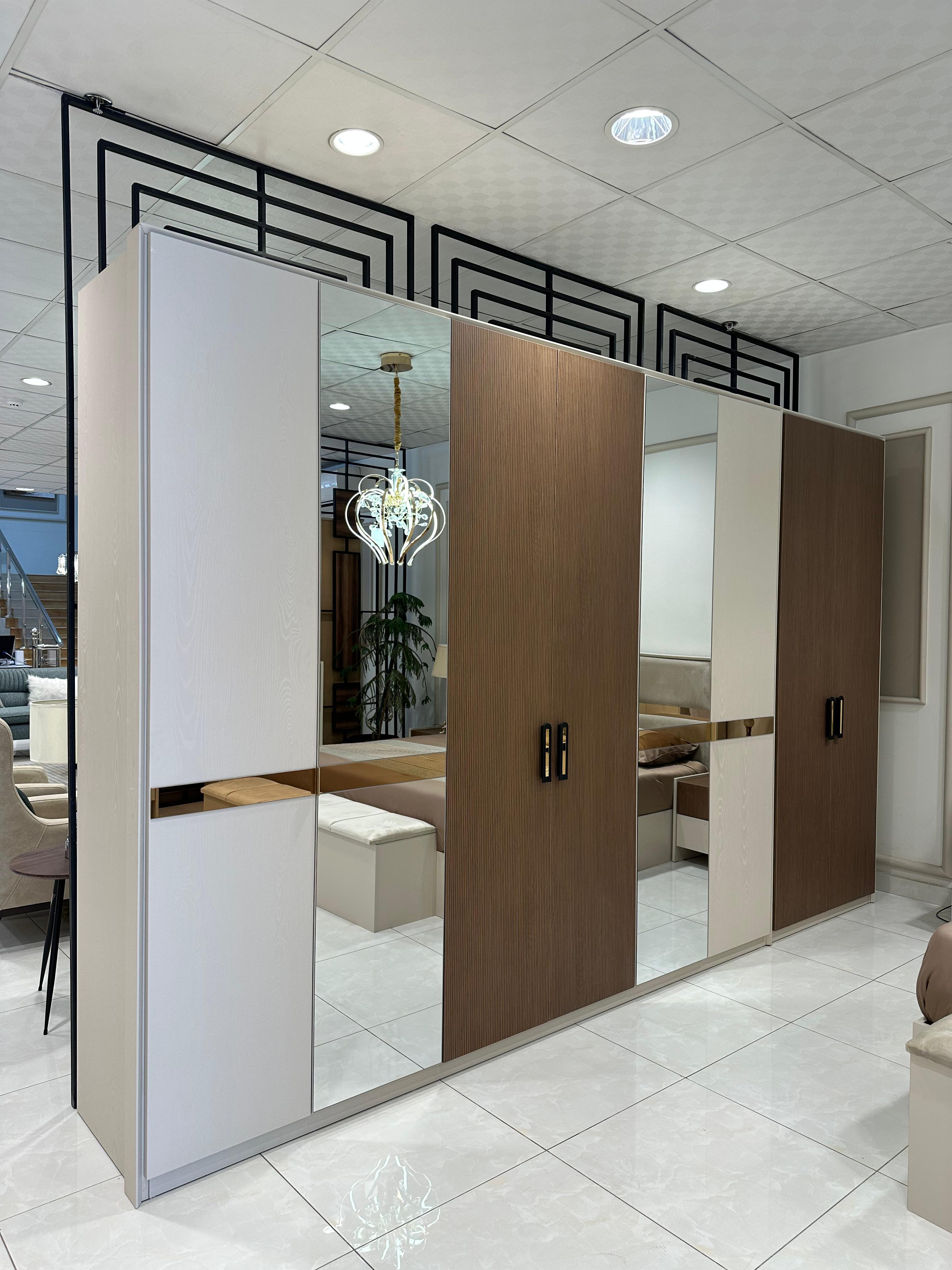 غرفة نوم تركي 200*200(9قطع) لون بيج+بني (اضافي دولاب 2درفة+أريكة)