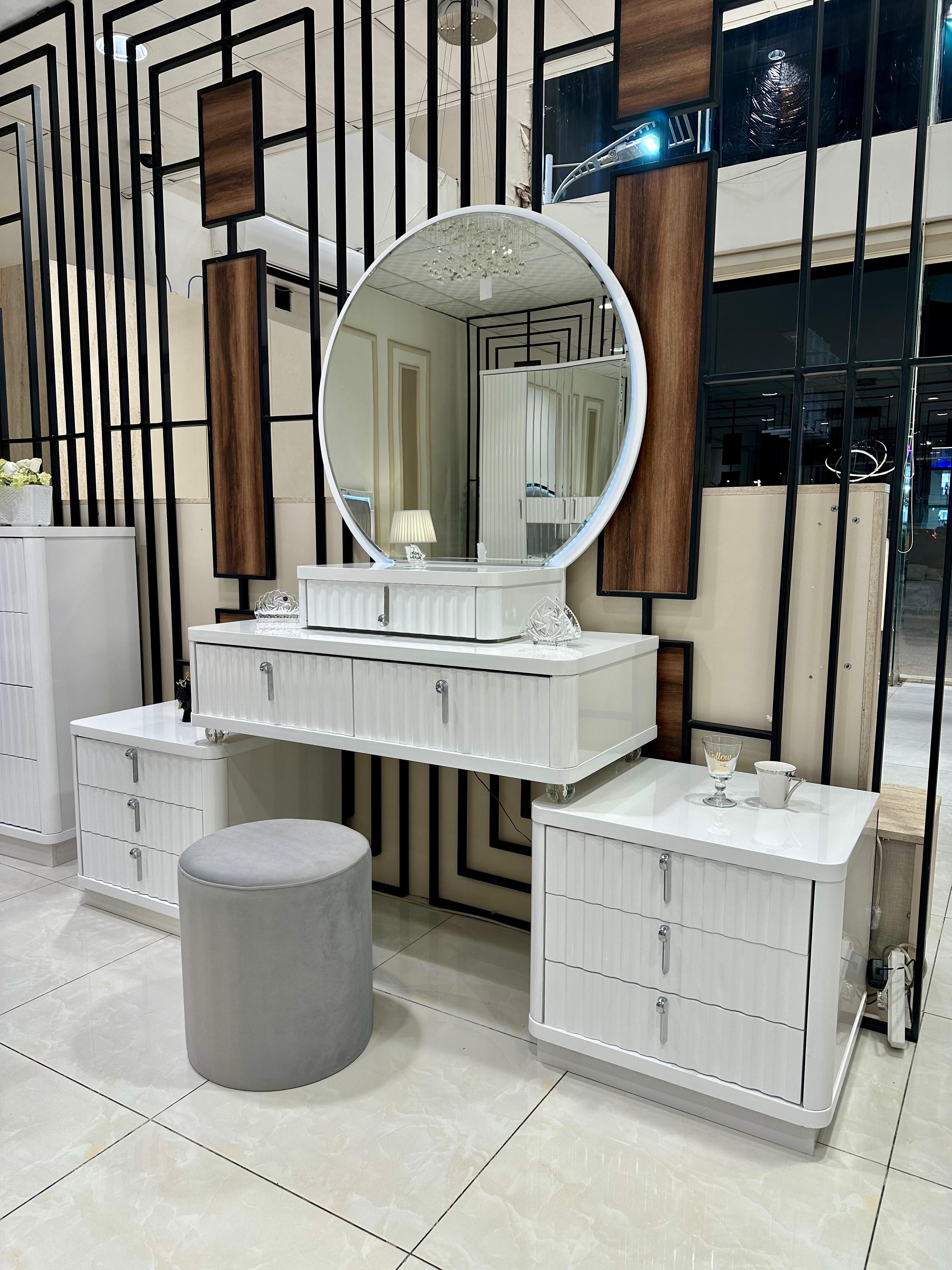 غرفة نوم صيني 200*200(8قطع) لون أبيض