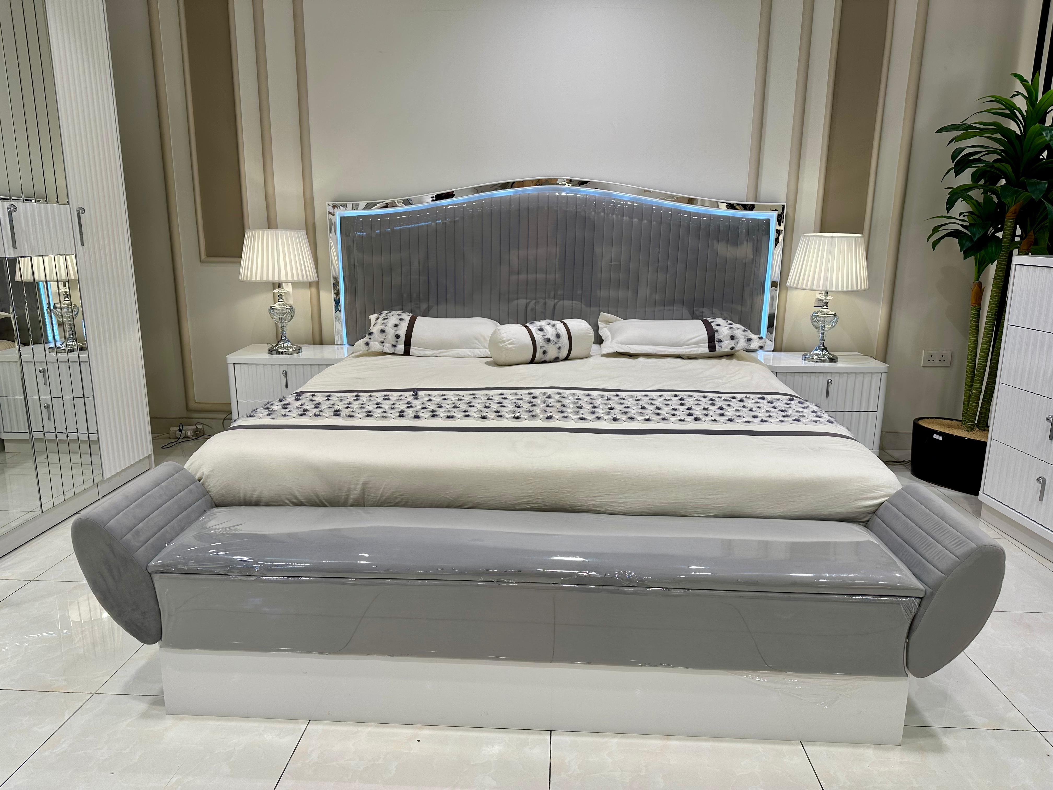 غرفة نوم صيني 200*200(8قطع) لون أبيض