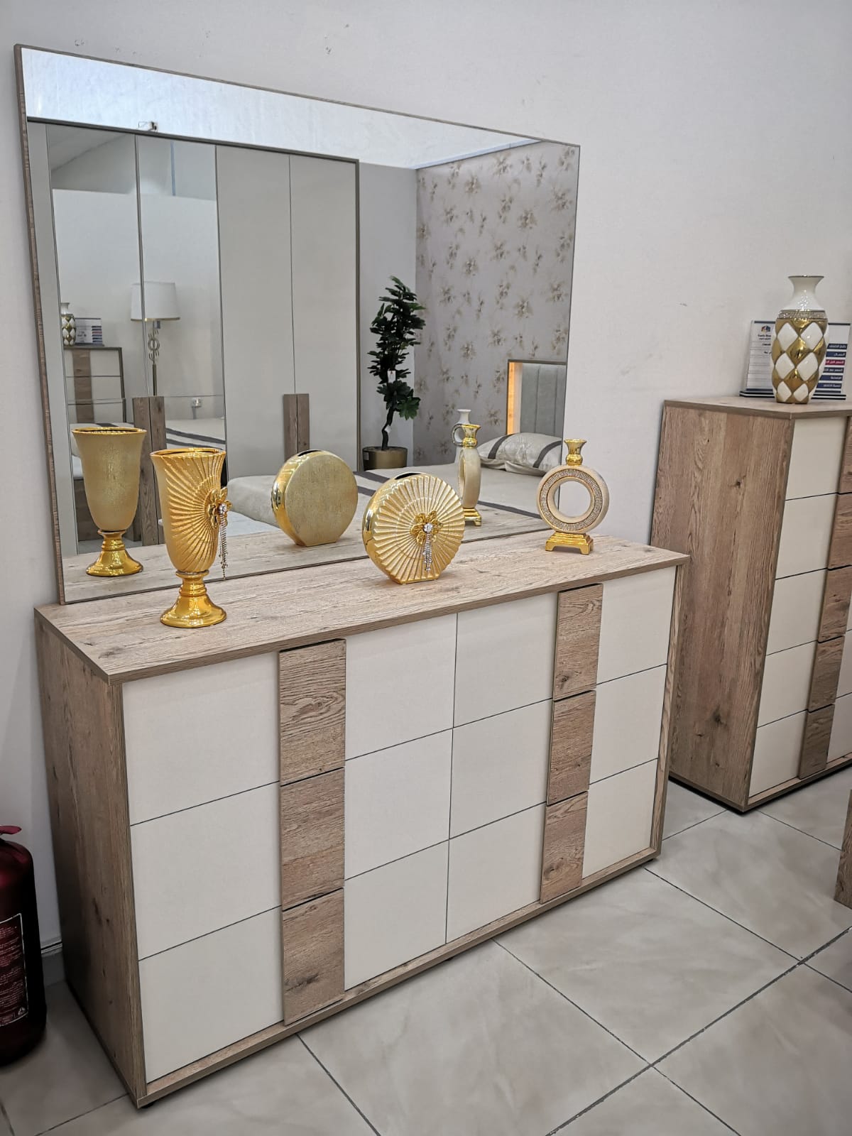 غرفة نوم تركي 200*200 (8قطع) لون بيج+خشبي (اضافي أريكة)