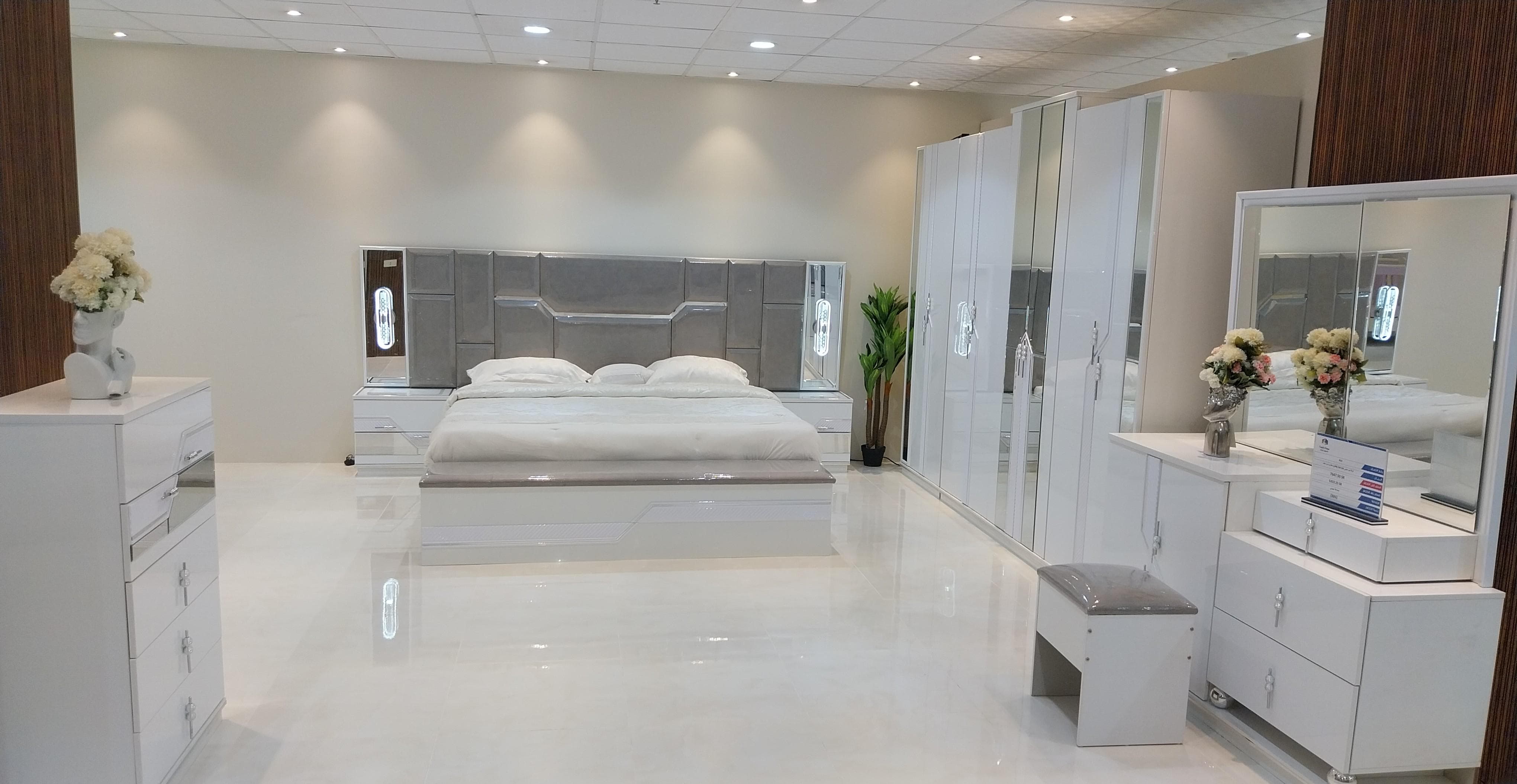 غرفة نوم صيني 200*200 (8قطع) بتخزين لون أبيض