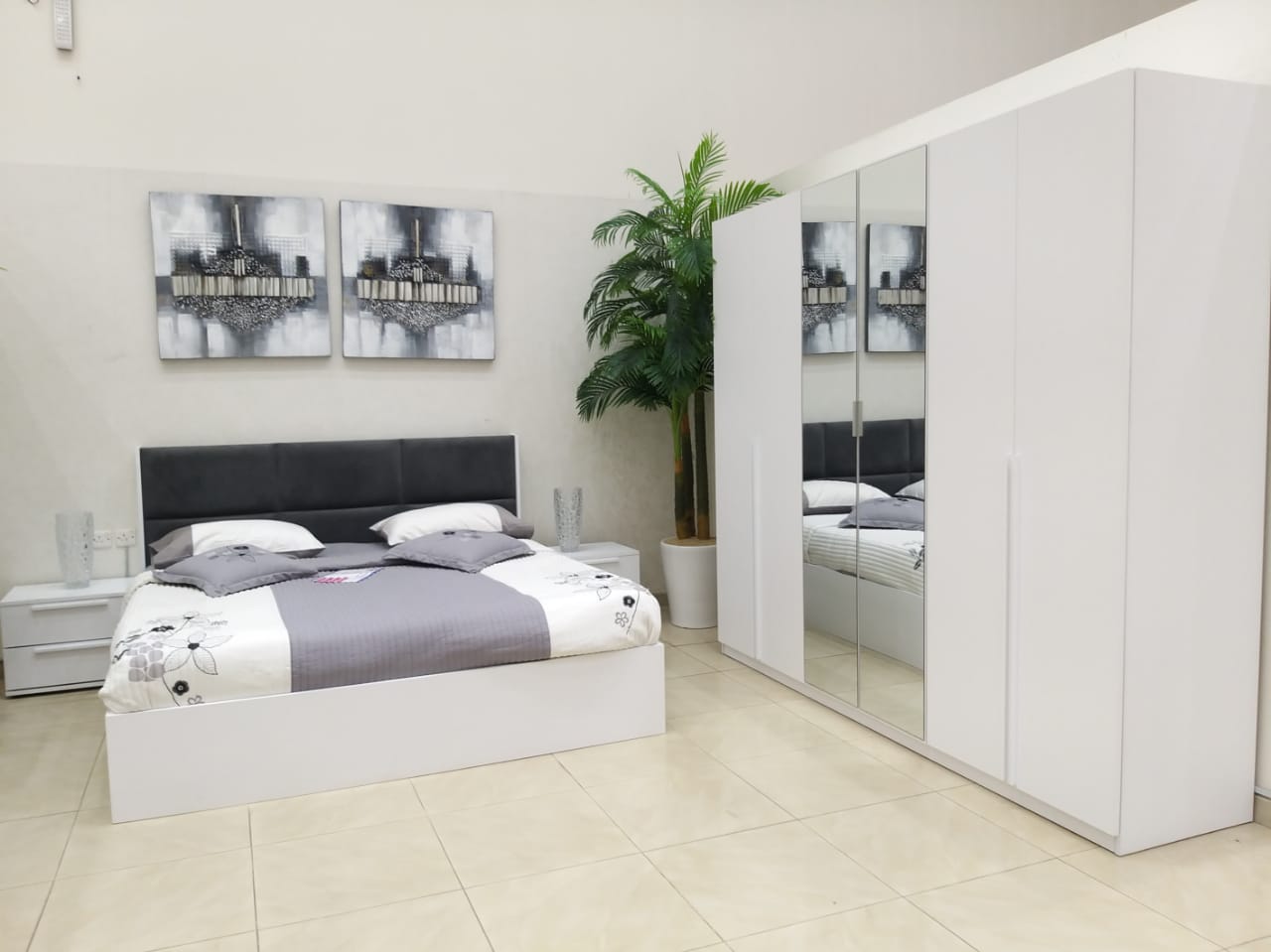 غرفة نوم تركي 180*200(دولاب6باب) 7 قطع لون أبيض