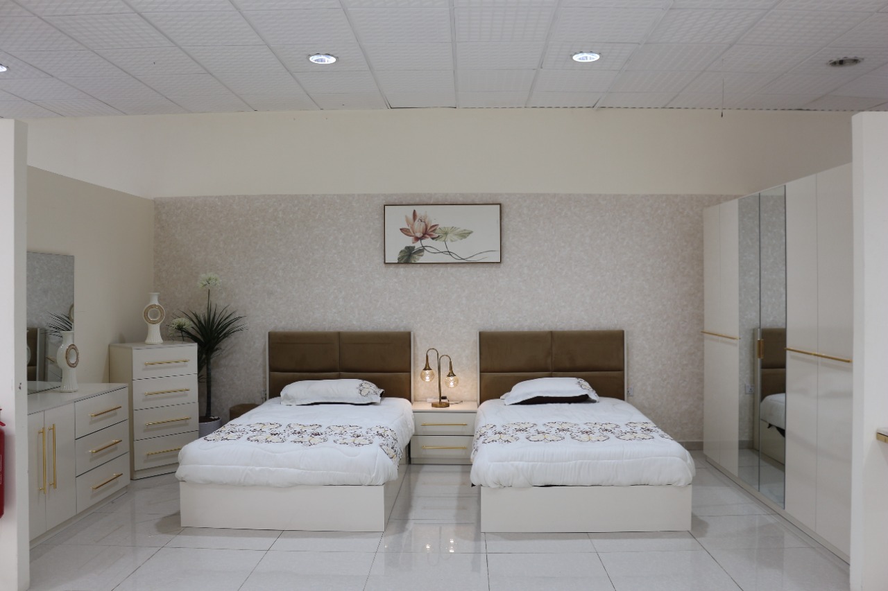 غرفة نوم تركي شبابي 120*200 دولاب 6 باب لون كريمي