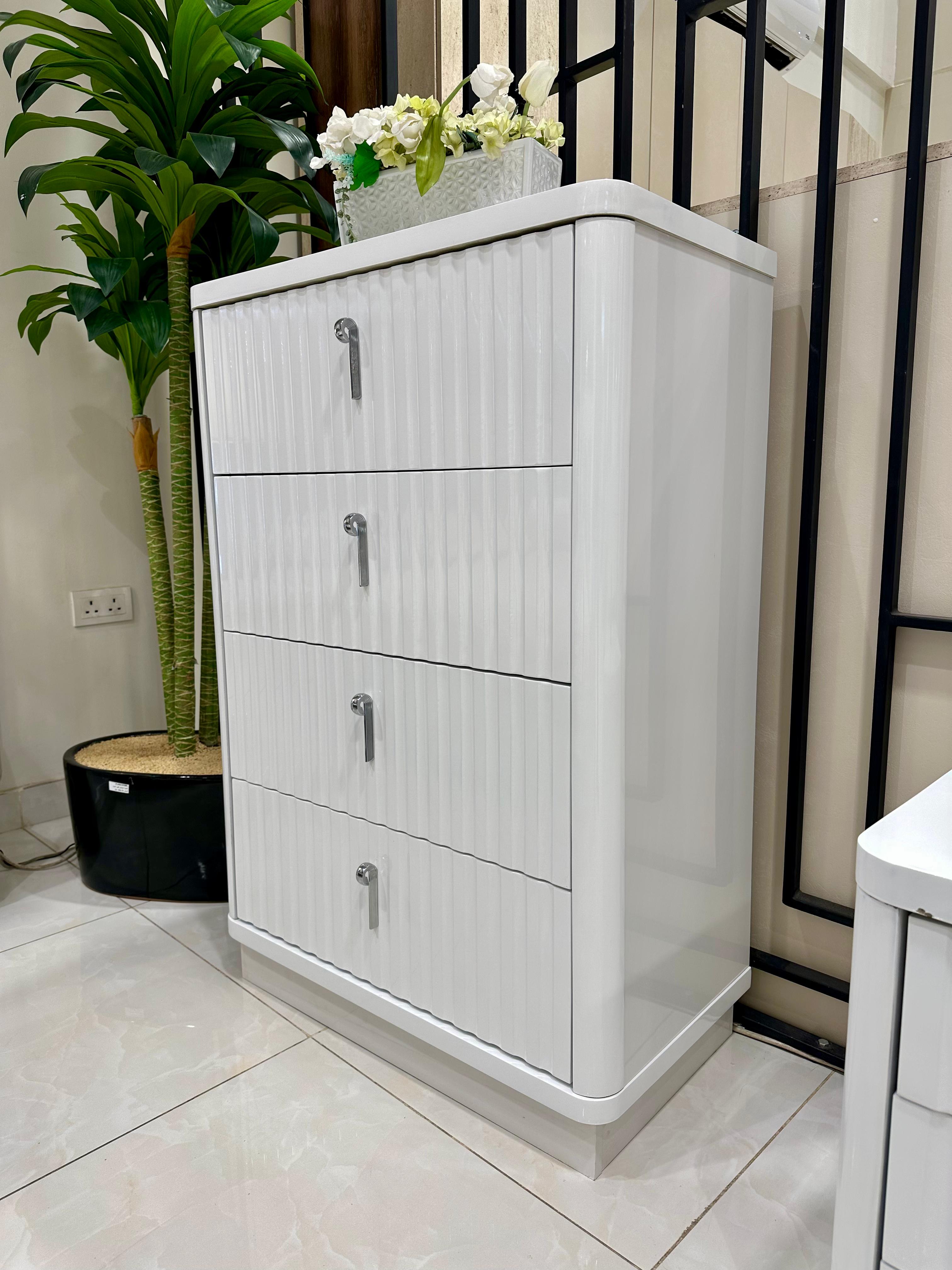 غرفة نوم صيني 200*200(8قطع) لون أبيض