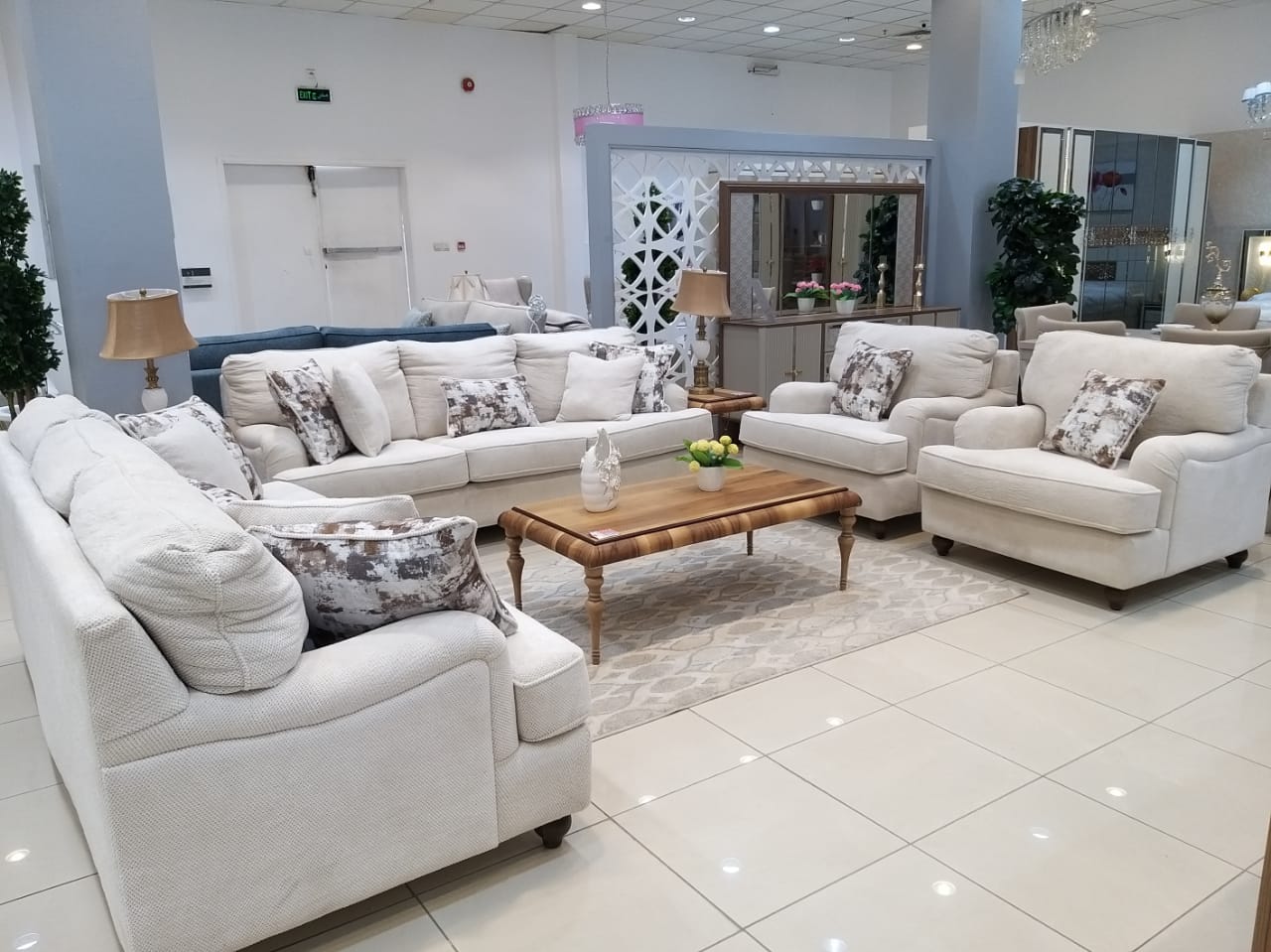 طقم كنب أردنى 3+3+1+1 لون بيج فاتح